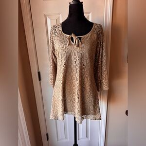 New Directions Beige Tunic Top with Lace Overlay size Medium NWT